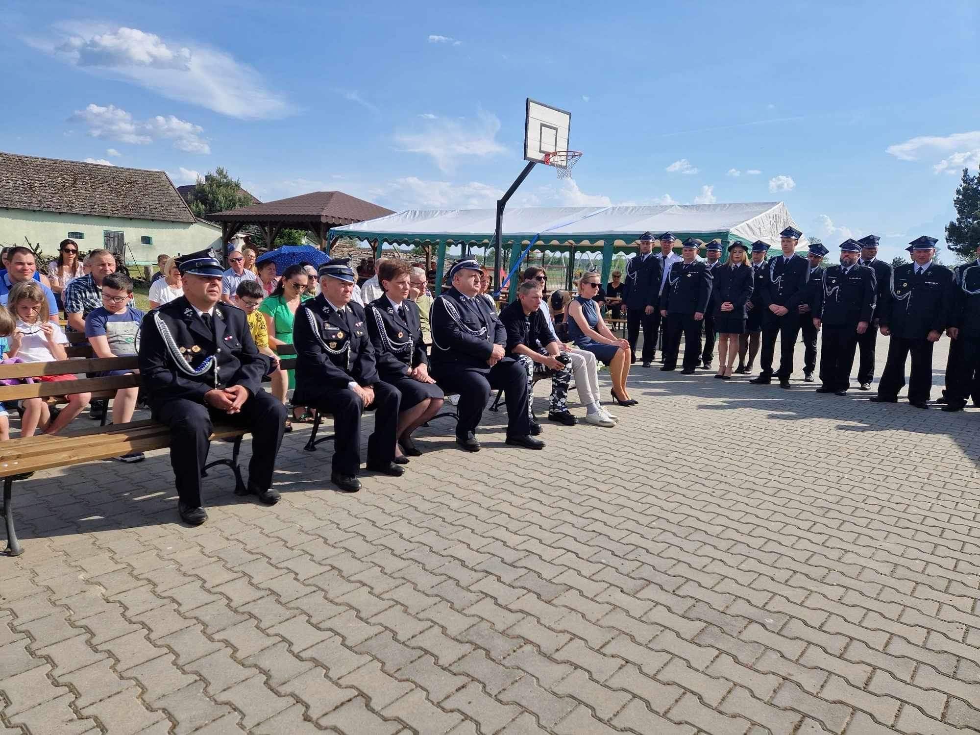 Poświęcenie figury św. Floriana i wozu bojowego w Kałkowskim