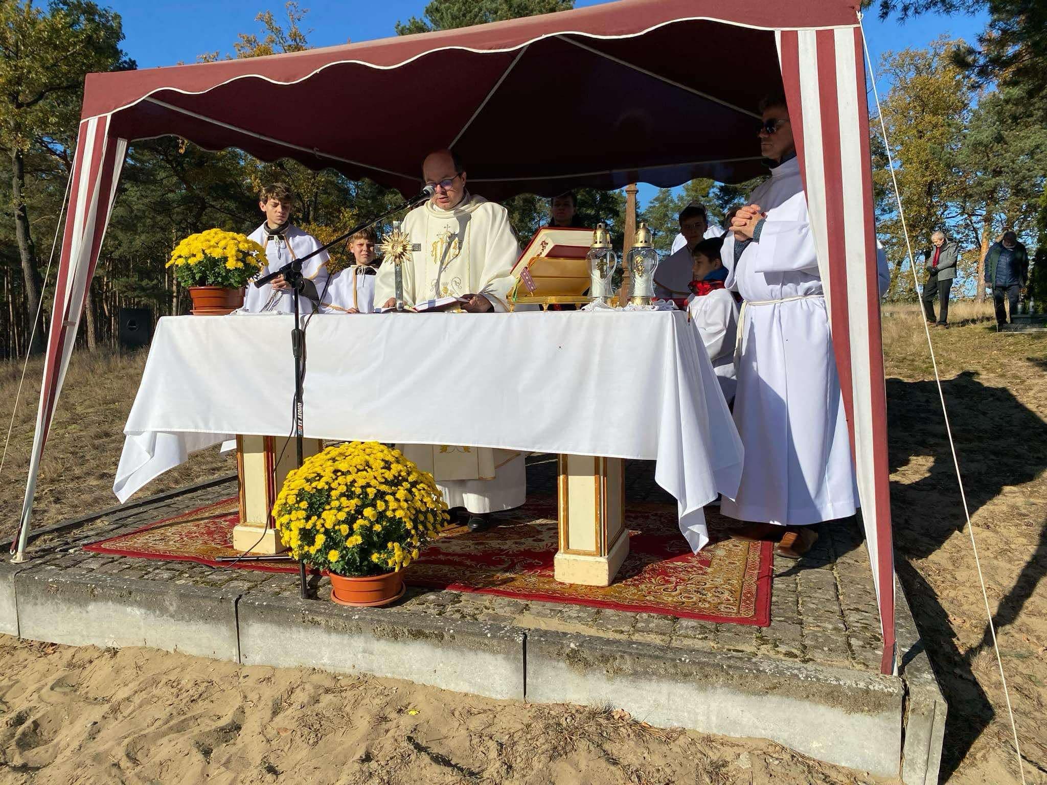 Uroczystość Wszystkich Świętych 2024