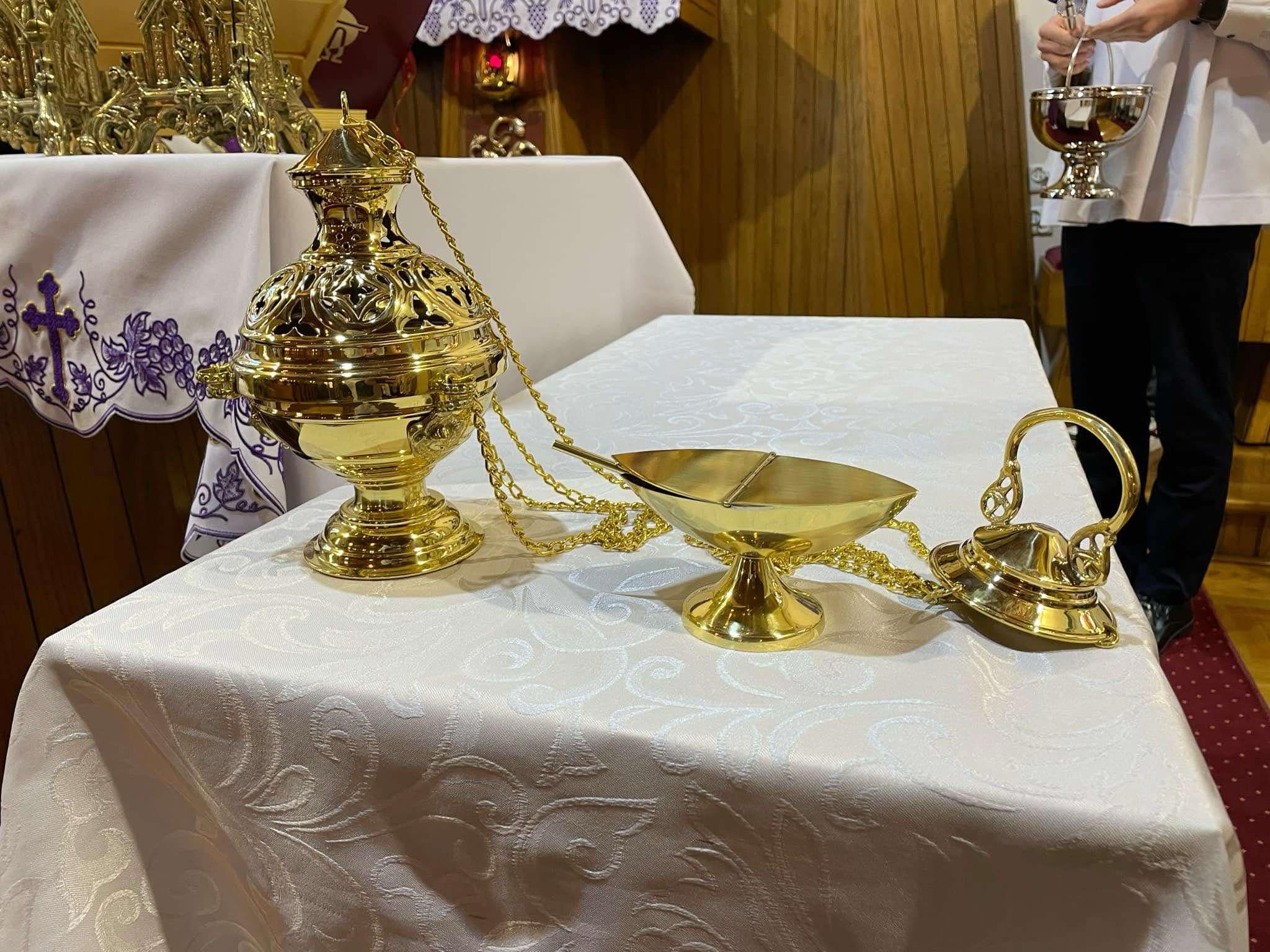 Poświęcenie nowego trybularza i navicculi