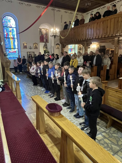 Odnowienie Przyrzeczeń Chrzcielnych przez Dzieci Komunijne